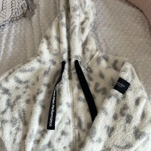 Super comfy Calvin Klein zip up